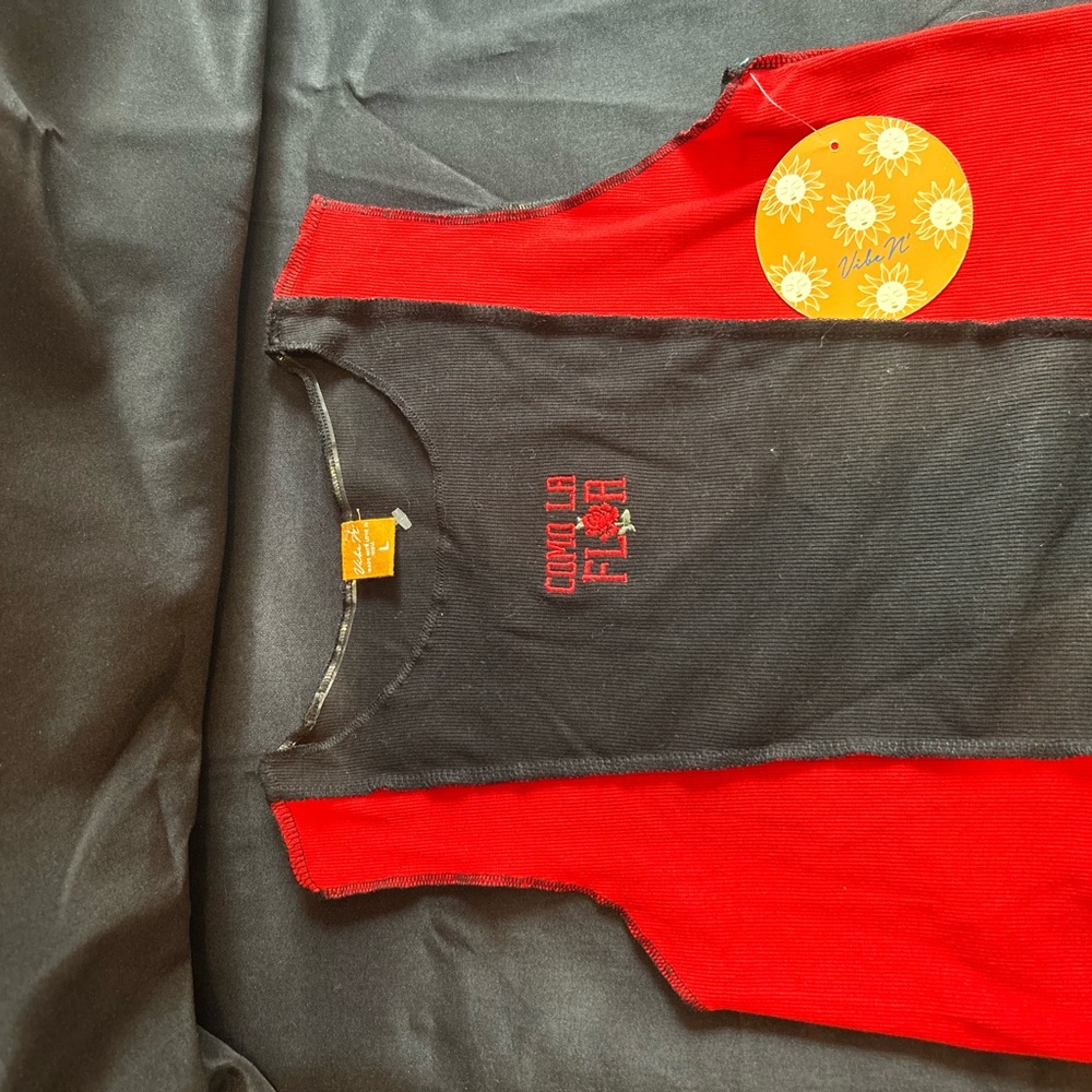 Red and Black Sleeveless Top - Picture 3 of 5